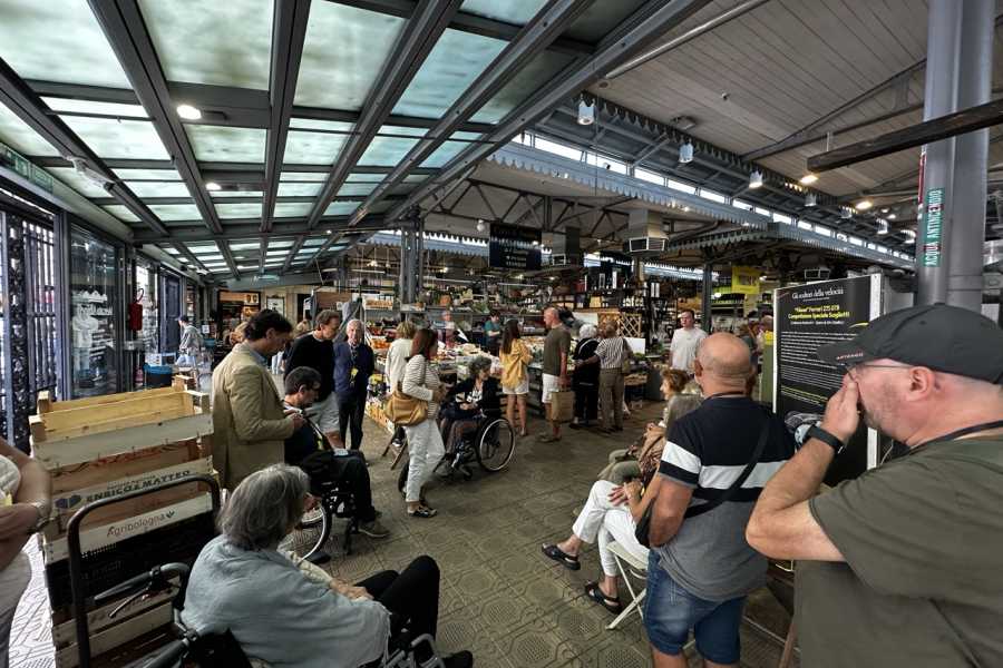 Modenatur Modena City Tour - Lento e Accessibile - 30 anni di Modenatur