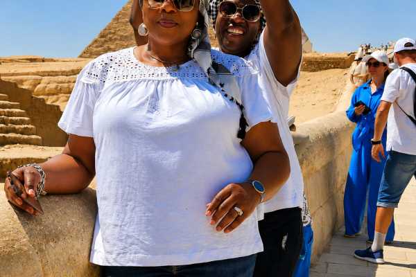 Sunset Giza Pyramids Tour & Dinner