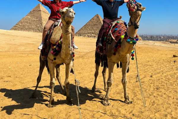 Sunset Giza Pyramids Tour & Dinner