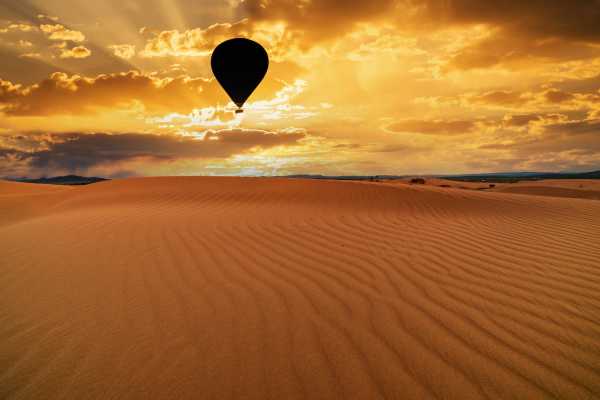 Above the Desert (Hot Air Ballon + Wadi Hawer)