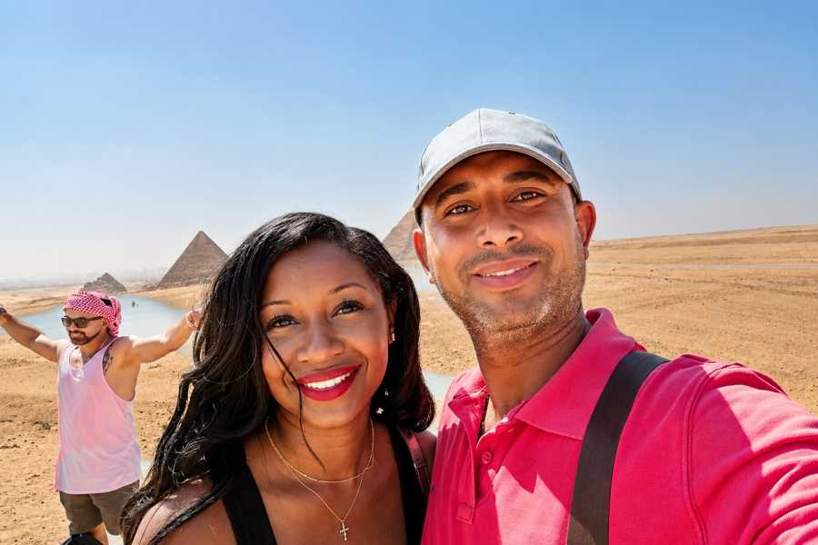 Let`s Explore Egypt Giza Pyramids & Nile Dinner Cruise from Alexandria Port