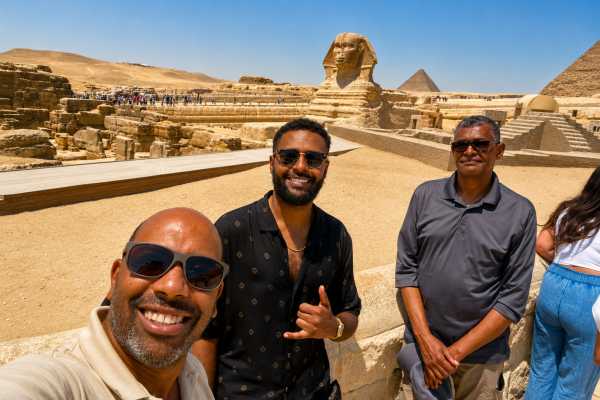 Giza Pyramids, Egyptian Museum & Khan El Khalili Tour