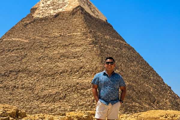 Giza Pyramids, Egyptian Museum & Khan El Khalili Tour