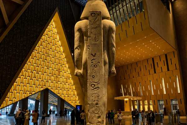 Giza Pyramids, Egyptian Museum & Khan El Khalili Tour