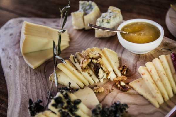 Hd 'Wine and Cheese Tour'.On Tuscan back roads