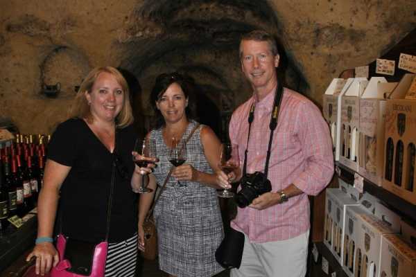 Hd 'Wine and Cheese Tour'.On Tuscan back roads
