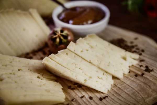 Hd 'Wine and Cheese Tour'.On Tuscan back roads