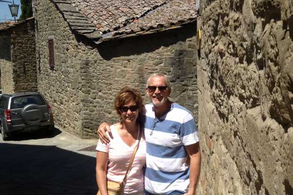 Hd 'Wine and Cheese Tour'.On Tuscan back roads