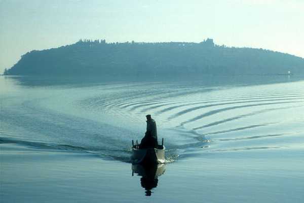 Hd 'Island  Maggiore and Lake Trasimeno'