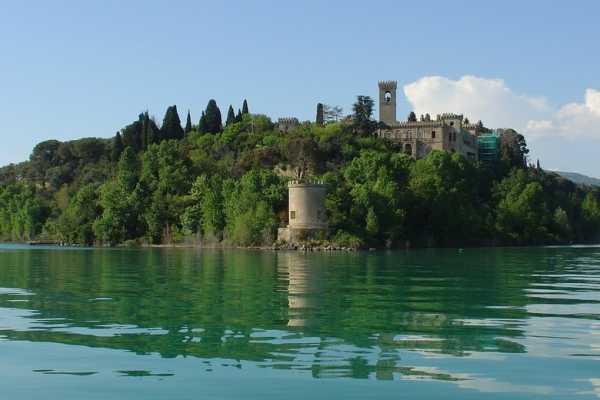 Hd 'Island  Maggiore and Lake Trasimeno'