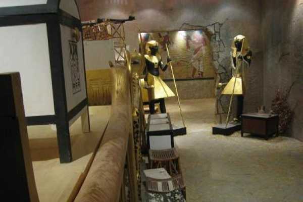 Day Tour to the East and West Bank in Luxor