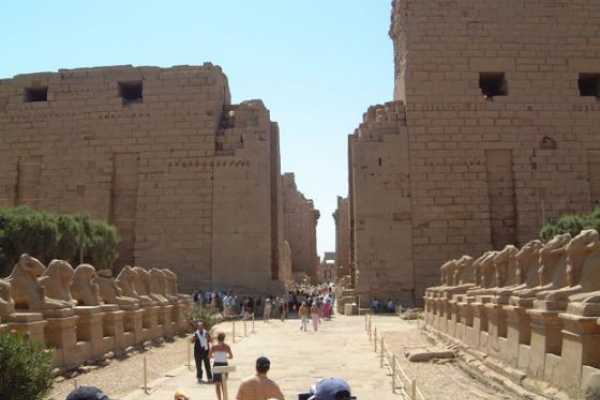 Day Tour to the East and West Bank in Luxor