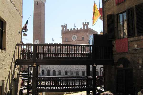 SIENA AND THE WORLD FAMOUS HORSE RACE