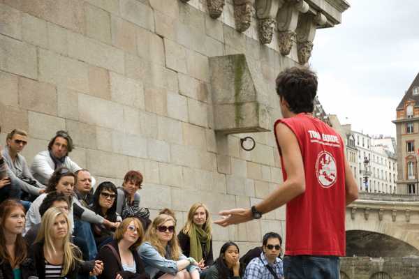 FREE Tour of Paris