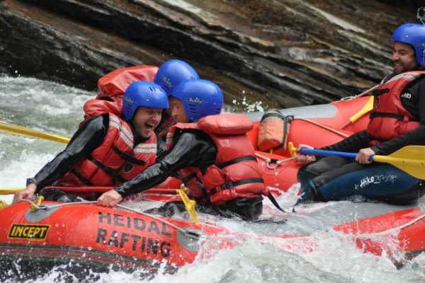 Classic whitewater rafting in Sjoa - Day trip PlayRun