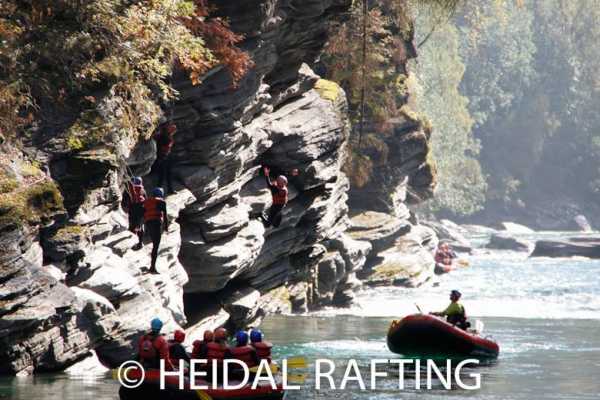 Classic whitewater rafting in Sjoa - Day trip PlayRun