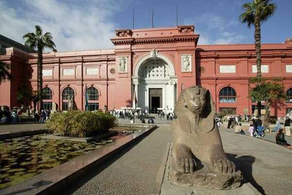 Full Day tour to Pyramids and Egyptian Museum