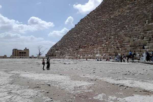 Full Day tour to Pyramids and Egyptian Museum