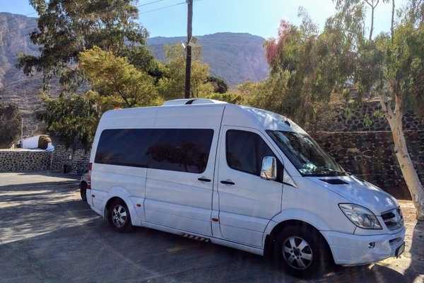 Santorini Private Transfer