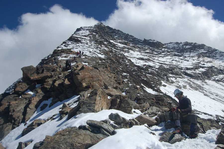 Saas-Fee Guides Lagginhorn 4010m from Weissmies Hut