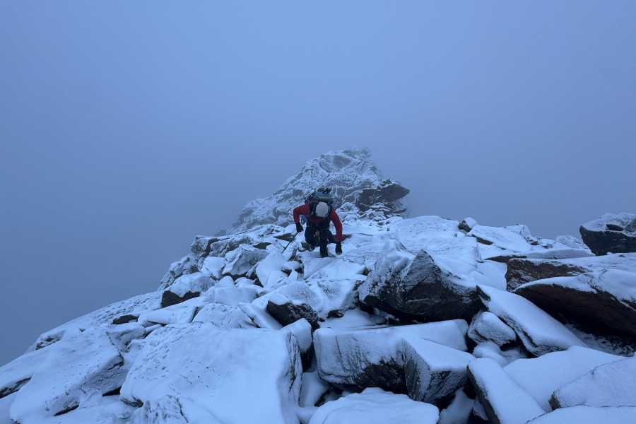 Saas-Fee Guides Lagginhorn 4010m from Weissmies Hut