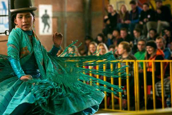 Cholita Wrestling