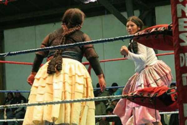 Cholita Wrestling
