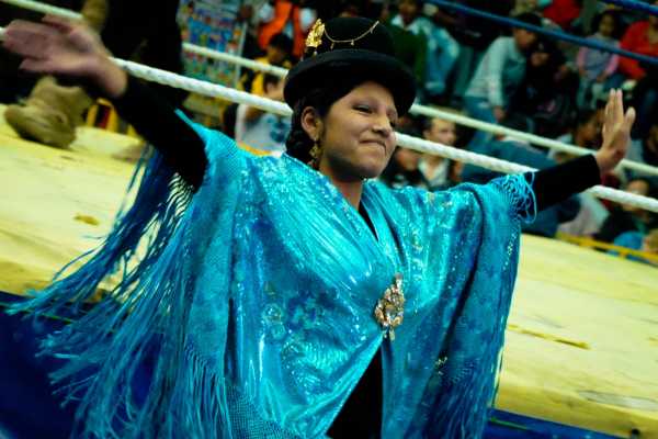 Cholita Wrestling