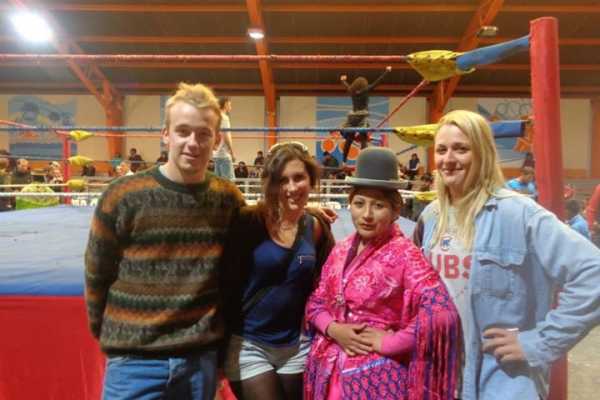 Cholita Wrestling
