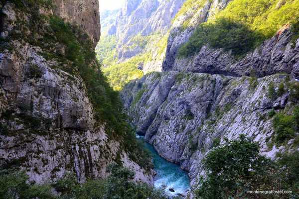 DURMITOR NATIONAL PARK TOUR AND CANYONS WITH MH TRAVEL