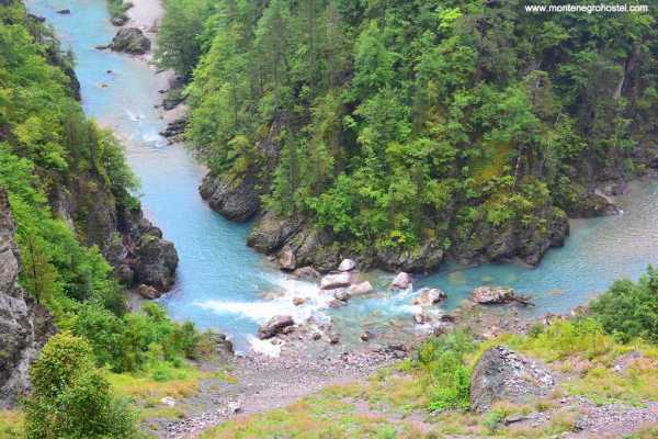 DURMITOR NATIONAL PARK TOUR AND CANYONS WITH MH TRAVEL
