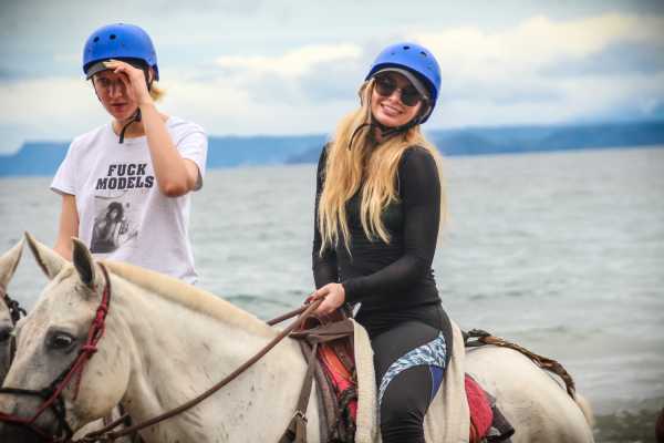 Beach Horseback Riding Tour
