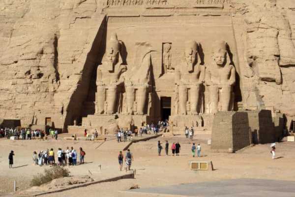 EMO TOURS EGYPT Excursi&oacute;n a Aswan y Abu Simbel desde El Cairo en Avion