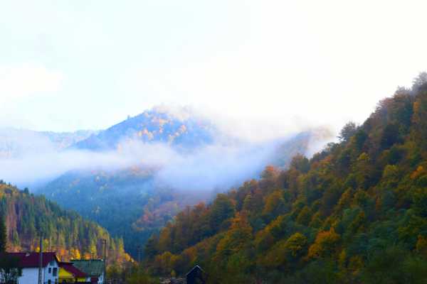 Tour 5: Carpathian Heights: A Day of Hiking from Sibiu to B&acirc;lea Cascada & Lake Small group tour