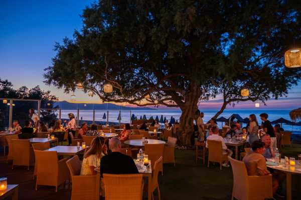 Destination Platanias Kyano rantaravintola