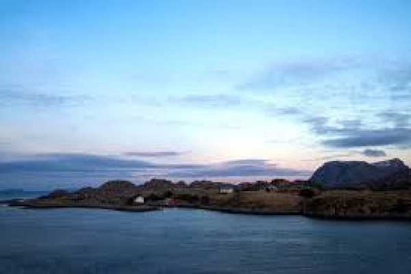 Island hopping in the mouth of the fjords