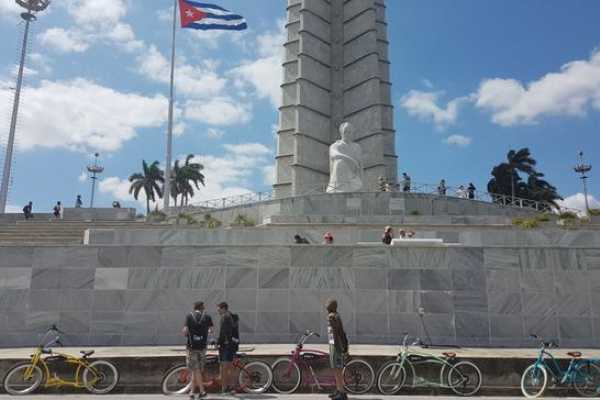 Cubyke Travel One Day in Havana - PRIVATE