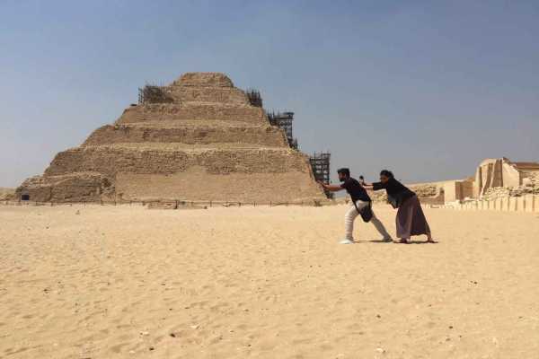 Day Tour to Giza Pyramids and Saqqara from Cairo