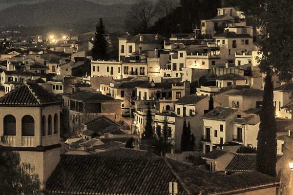 Tour Conspiraci&oacute;n en el Albaic&iacute;n: intrigas, esp&iacute;as y confabulaciones