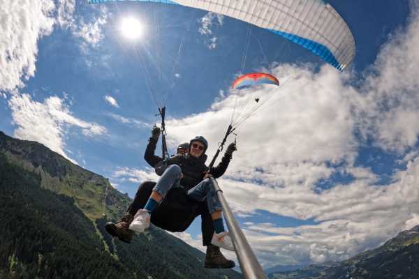 Paragliding Tandem Flight DAVOS KLOSTERS