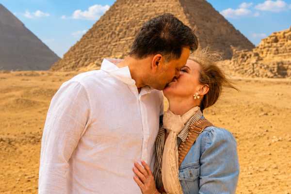 Pyramid Highlights: private Day Tour to Giza Sakkara and Dahshur from Cairo