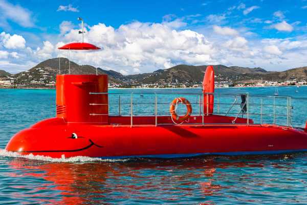 Semi-Submarine Sint Maarten Expedition