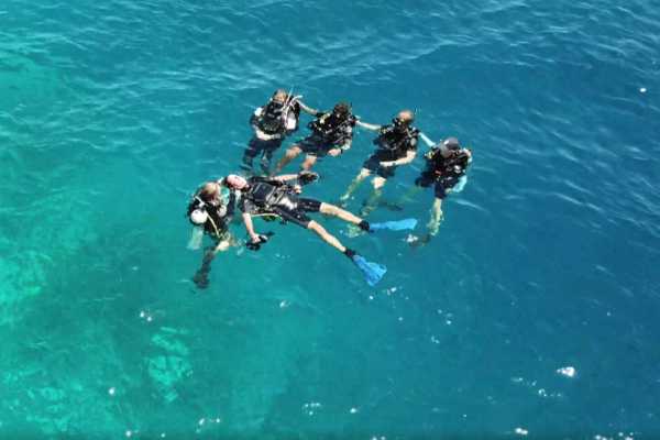 Padi Emergency First Response Course Efr Groove Diving Padi Emergency First Response Course Efr Groove Diving