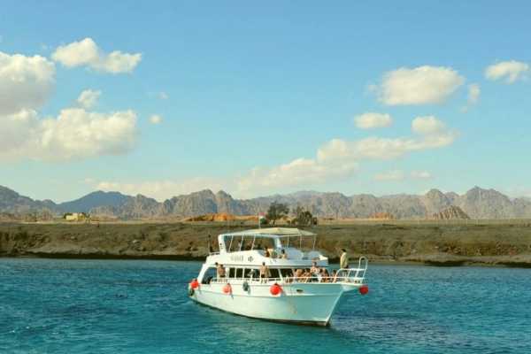 Utopia island Snorkeling in Hurghada