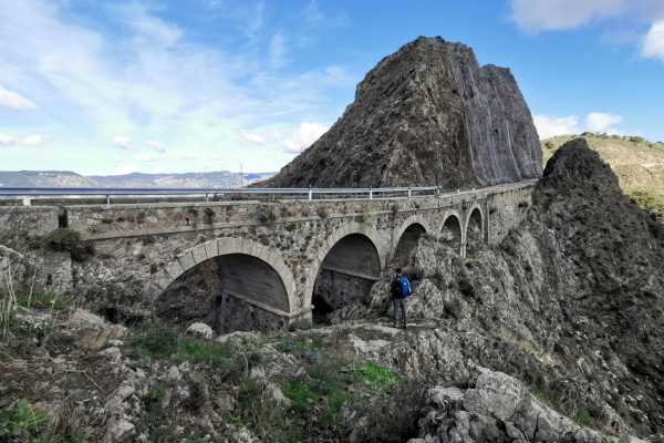 Trekking privato sull'Aspromonte, da Bova alla Vallata dell'Amendolea