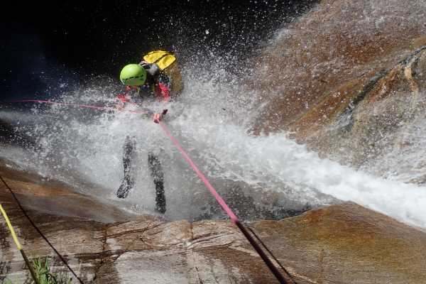 Lodrino - Full-day expert canyoning