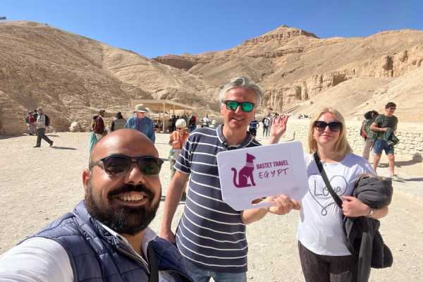 Luxor private guided full day tour: visiting the east and west bank