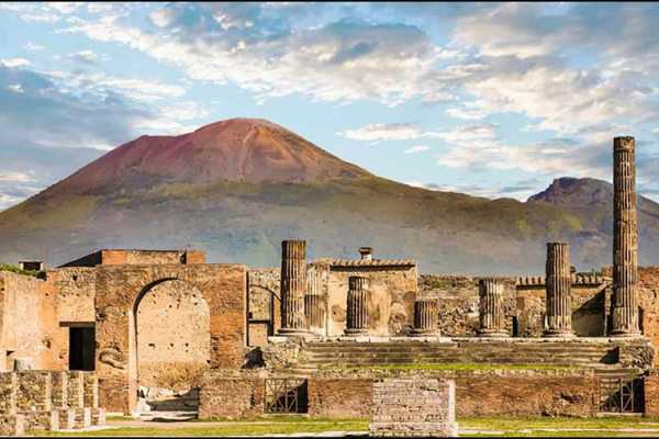 Pompeii &ndash; Vesuvius & Volcanic Wine Experience - PRIVATE with transfer