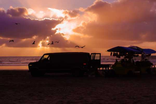 Hyundai H1 Adobe Van Rental