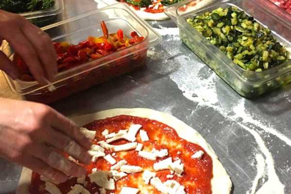 Pizza & Mozzarella Making Class in Farmhouse
